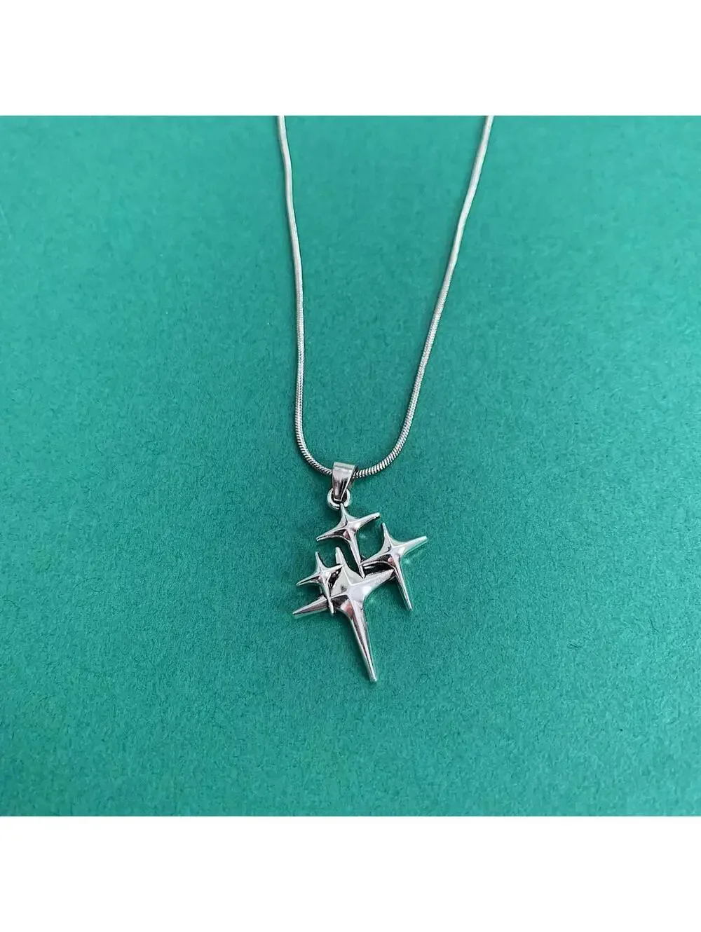 Y2k 2000s Cyber vintage style grunge silver multi star opium rope necklace
